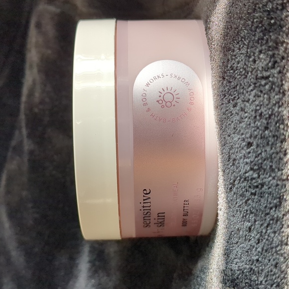 Colloidal Oatmeal Sensitive Skin Body Butter - Picture 5 of 5